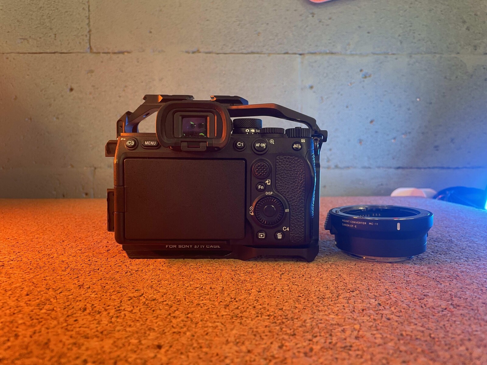 Sony Alpha 7 IV + Sigma MC11 Canon EF-E + 4x Batteries + 2x 128Go - Photo 2 sur 2