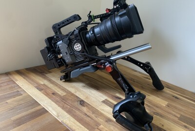 Location PACK Sony FX6 + Optique | 28-135 f/4, Épaulière, Viewfinder, V-Lock