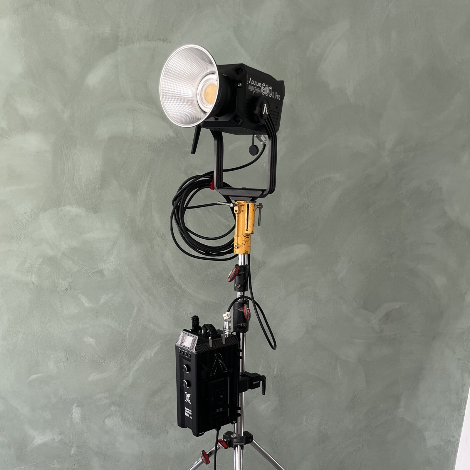 Aputure COB 600X Pro - Photo 1 sur 3