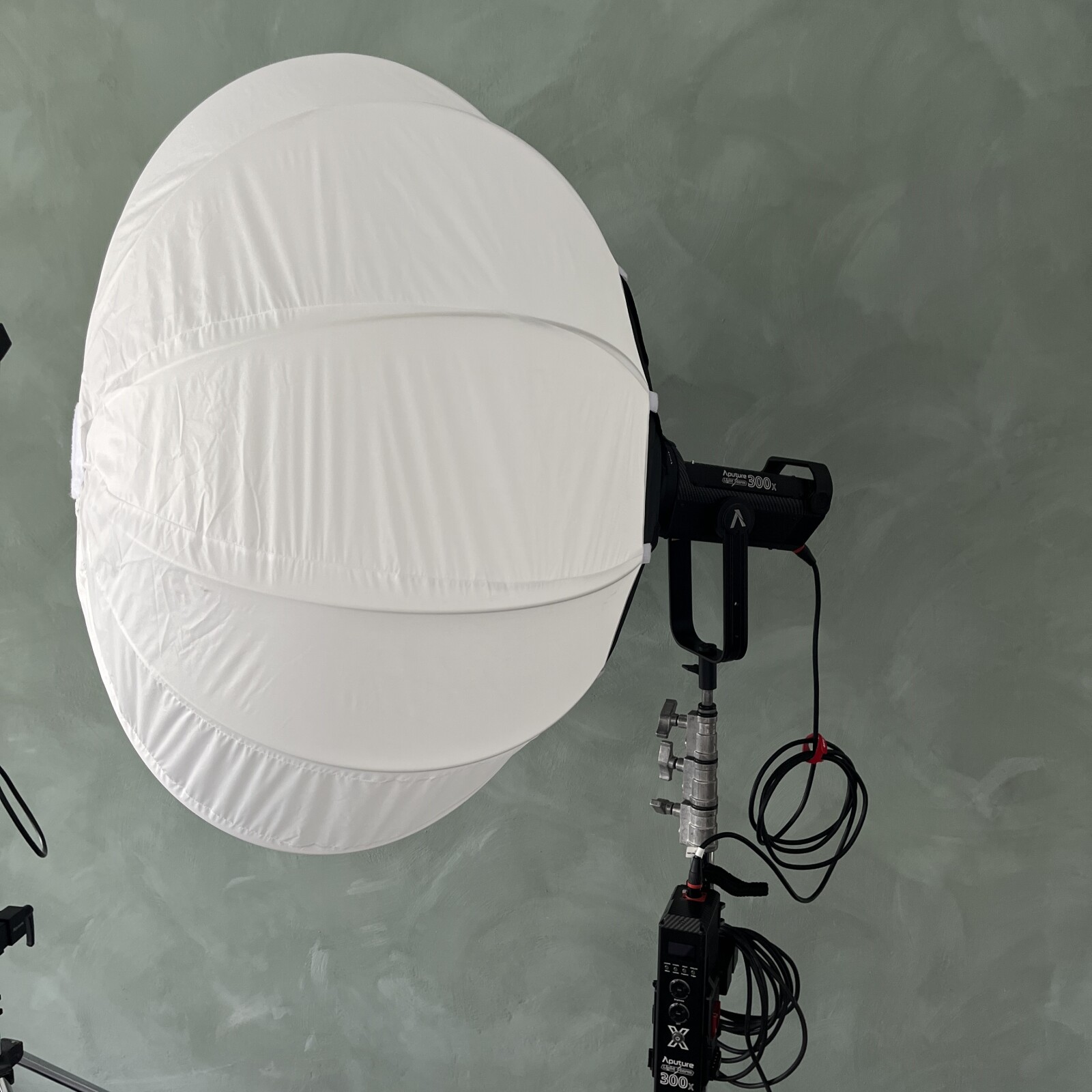 Aputure Lantern 90 - Photo 1 sur 2