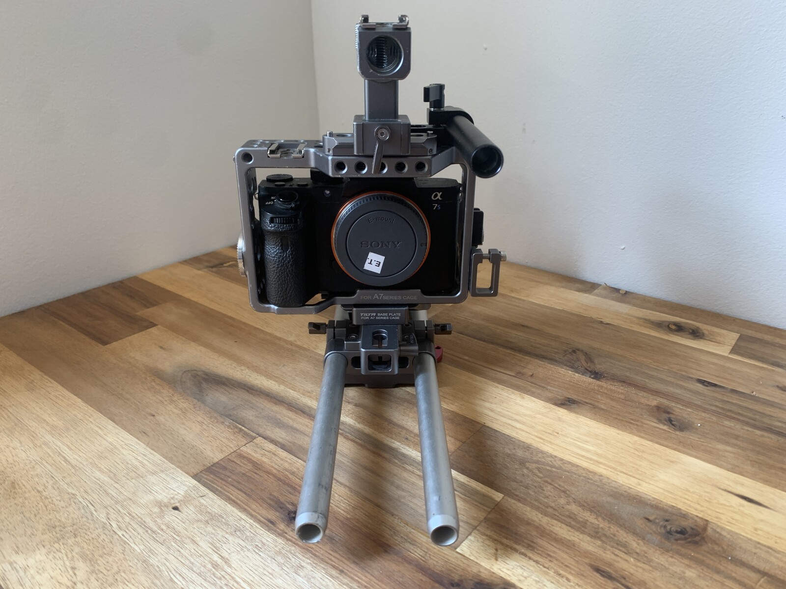 Sony Kit A7S2 + Cage et Baseplate Tilta + V-Lock Shape - Photo 1 sur 3