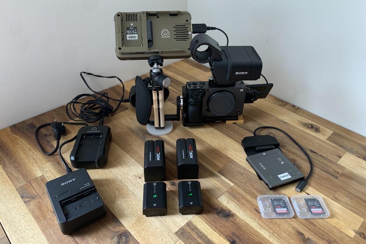 Location PACK FX3 'Poing' | FX3 + CAGE + NINJA V - Batteries, Cartes, SSD inclus - Lightyshare