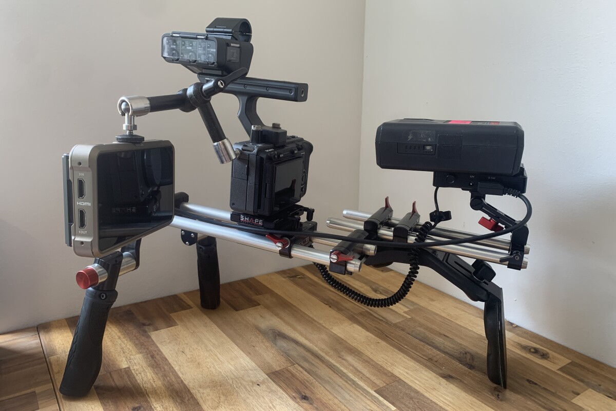 Location PACK FX3 'Épaule' | FX3 + NINJA + EPAULIERE + BASEPLATE + V-LOCK - Lightyshare
