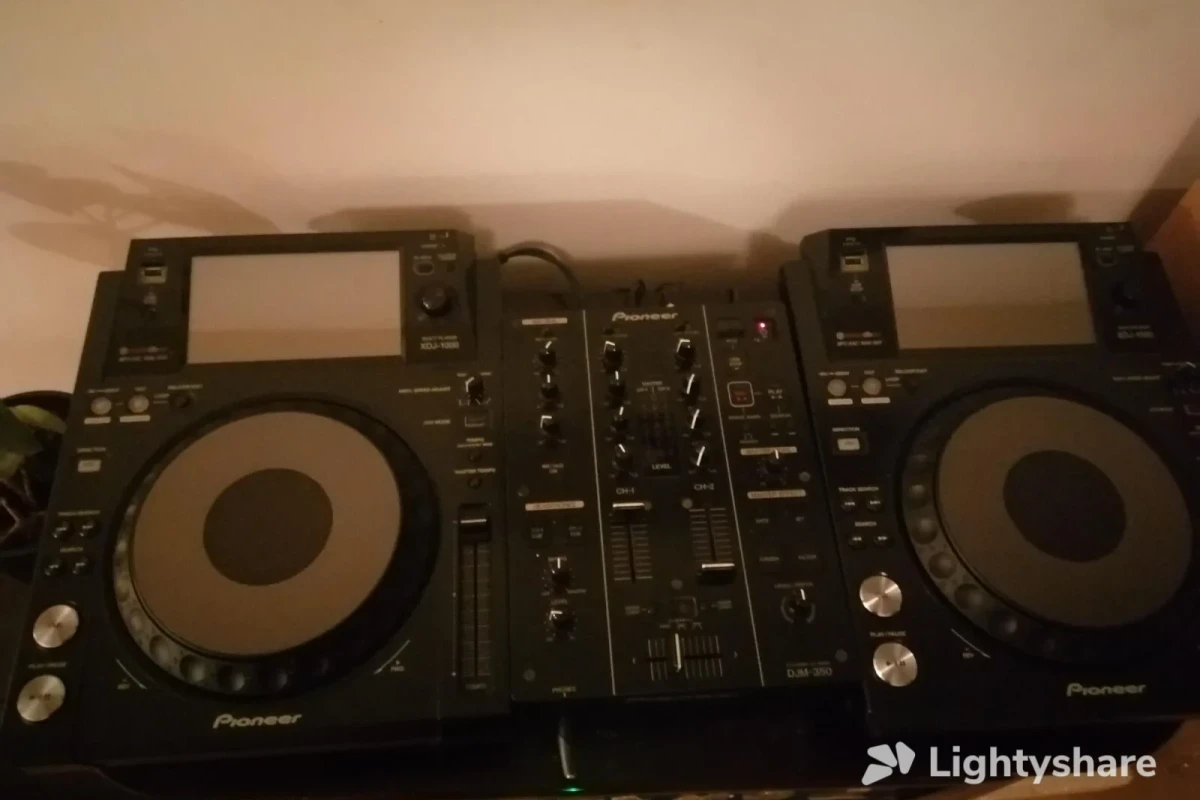 Location Pionneer XDJ-1000 - Lightyshare