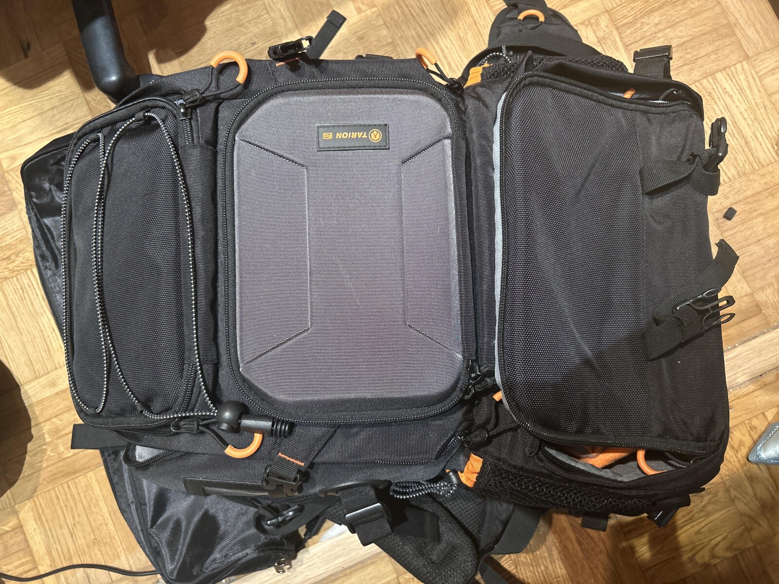 Sony alpha 7 IV kit complet objectifs f4.5,f1.4 cage micro trépied moniteur mattebox et sac  - Photo 9 sur 9