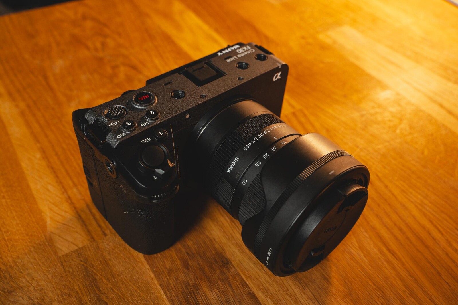SONY FX30 + SIGMA 15-50 f2.8 + 2 Batteries - Photo 1 sur 1