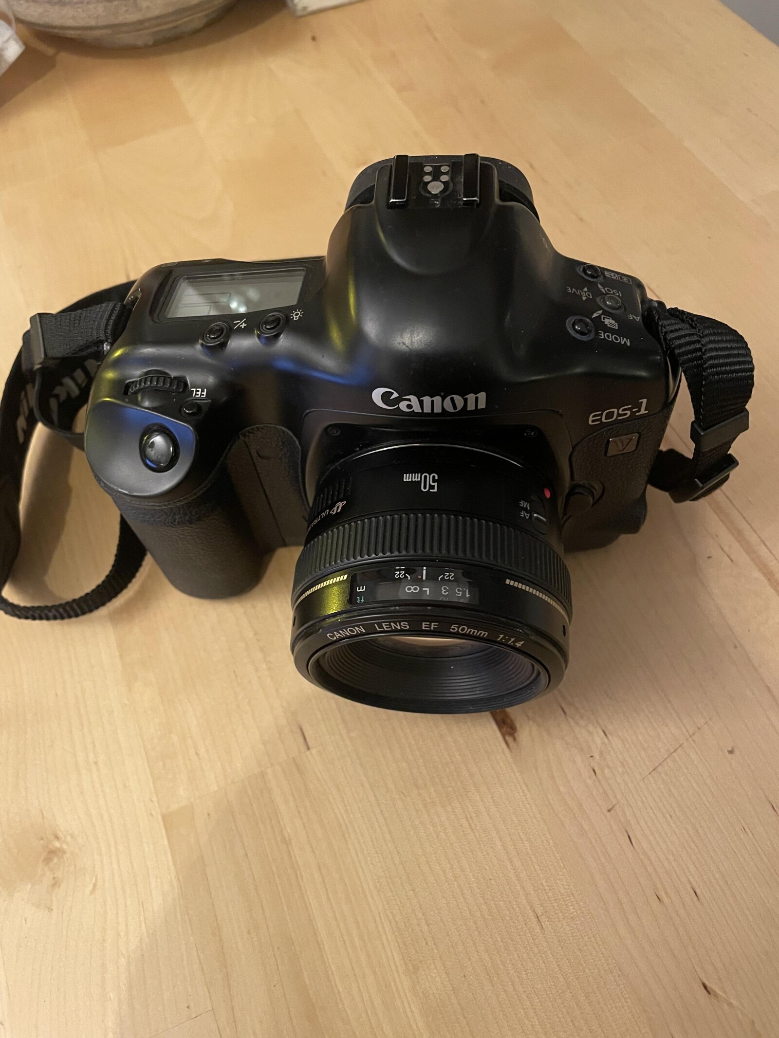 Canon EOS 1V - Argentique - Photo 1 sur 6