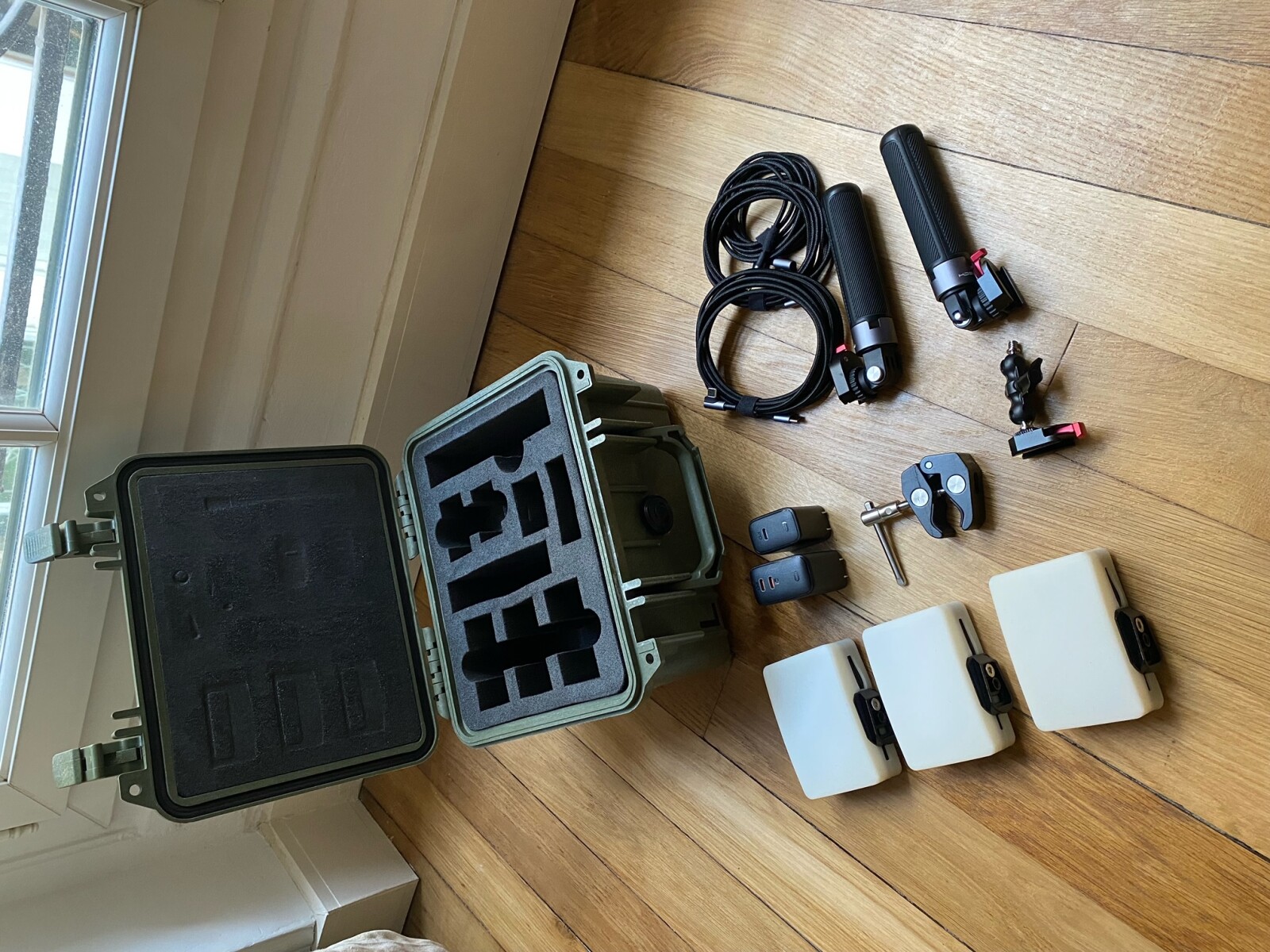 Aputure MC RGBWW - Photo 2 sur 2