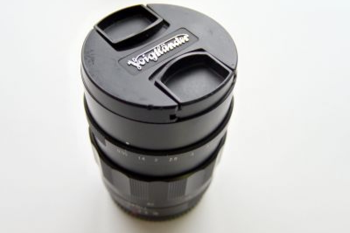 Location Objectif Voigtlander 25mm Monture micro 4/3 - Lightyshare
