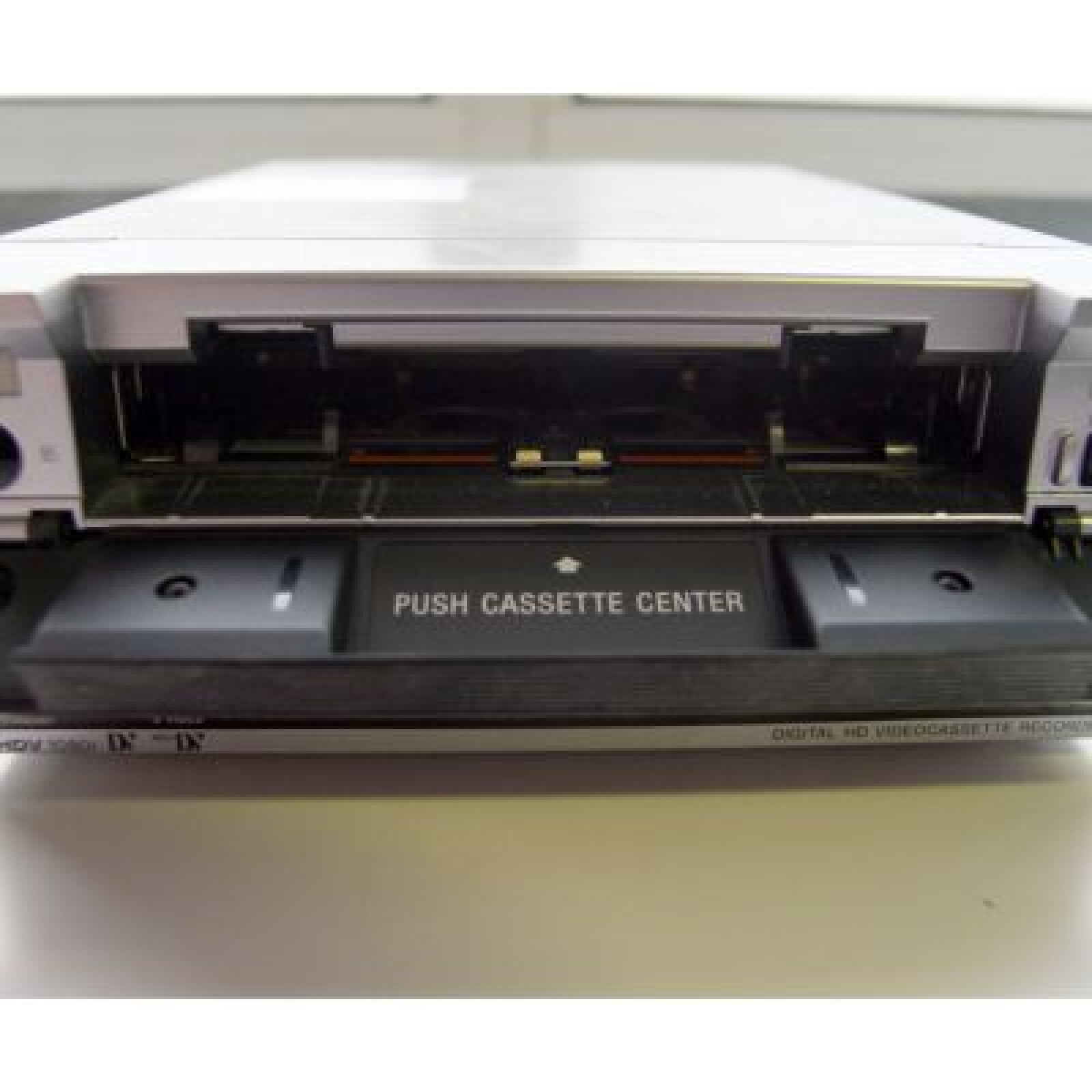 Magnétoscope SONY HVR M15AE - Photo 2 sur 3