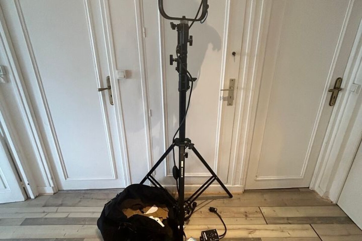 Location ARRI Fresnel 2000W - Lightyshare