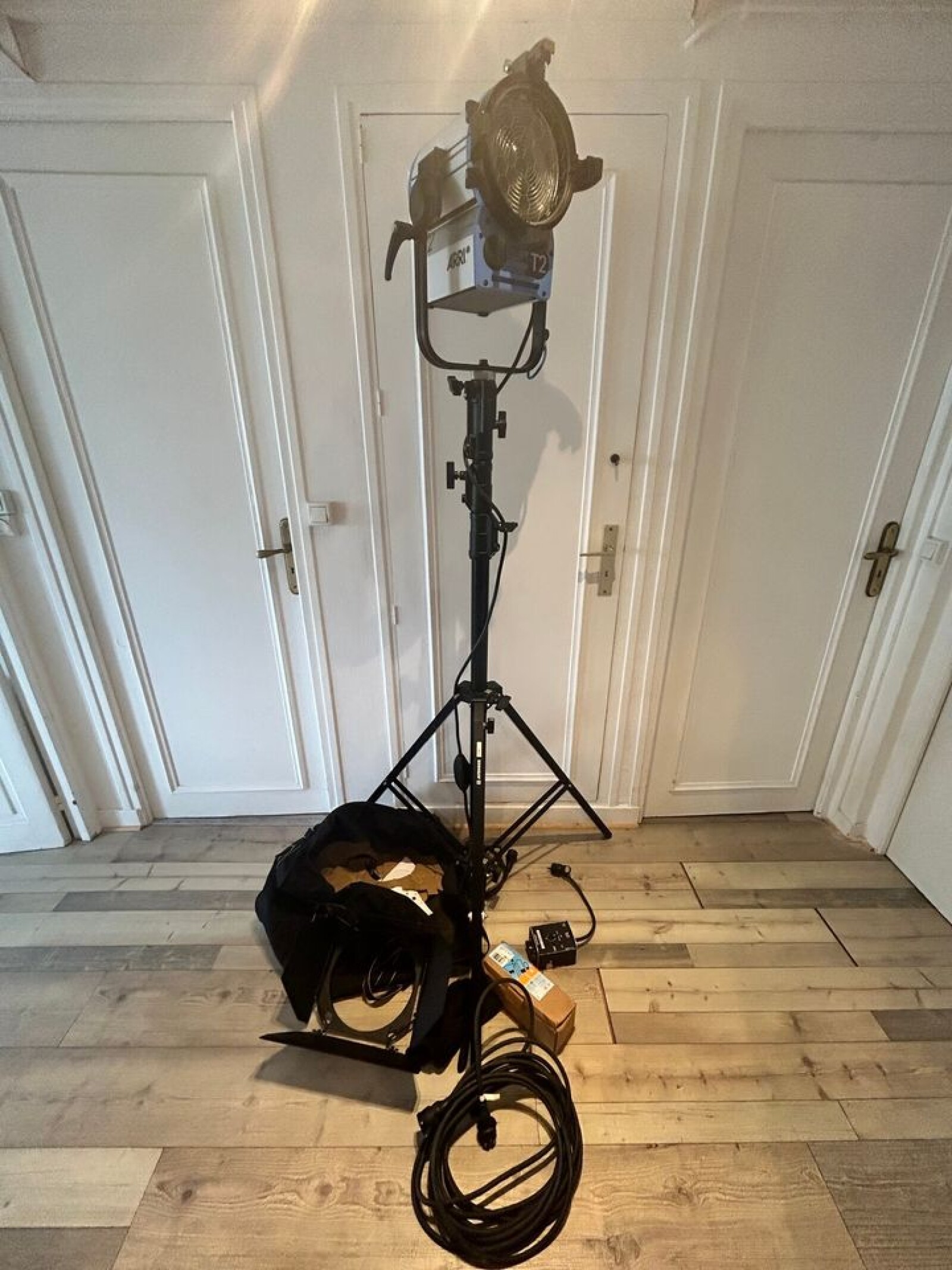 ARRI Fresnel 2000W - Photo 1 sur 1