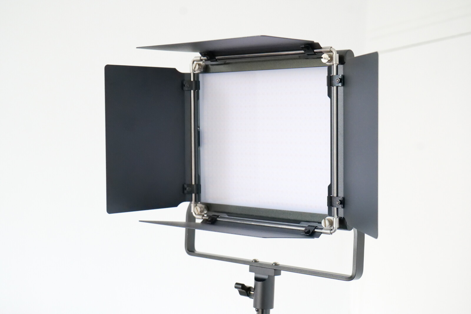 Neewer 660 LED Bi-Color - Photo 2 sur 5