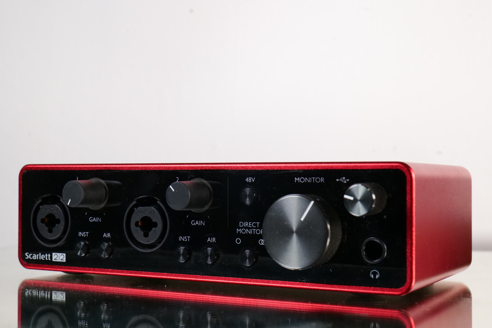 Focusrite Scarlett 2i2 - Photo 1 sur 4