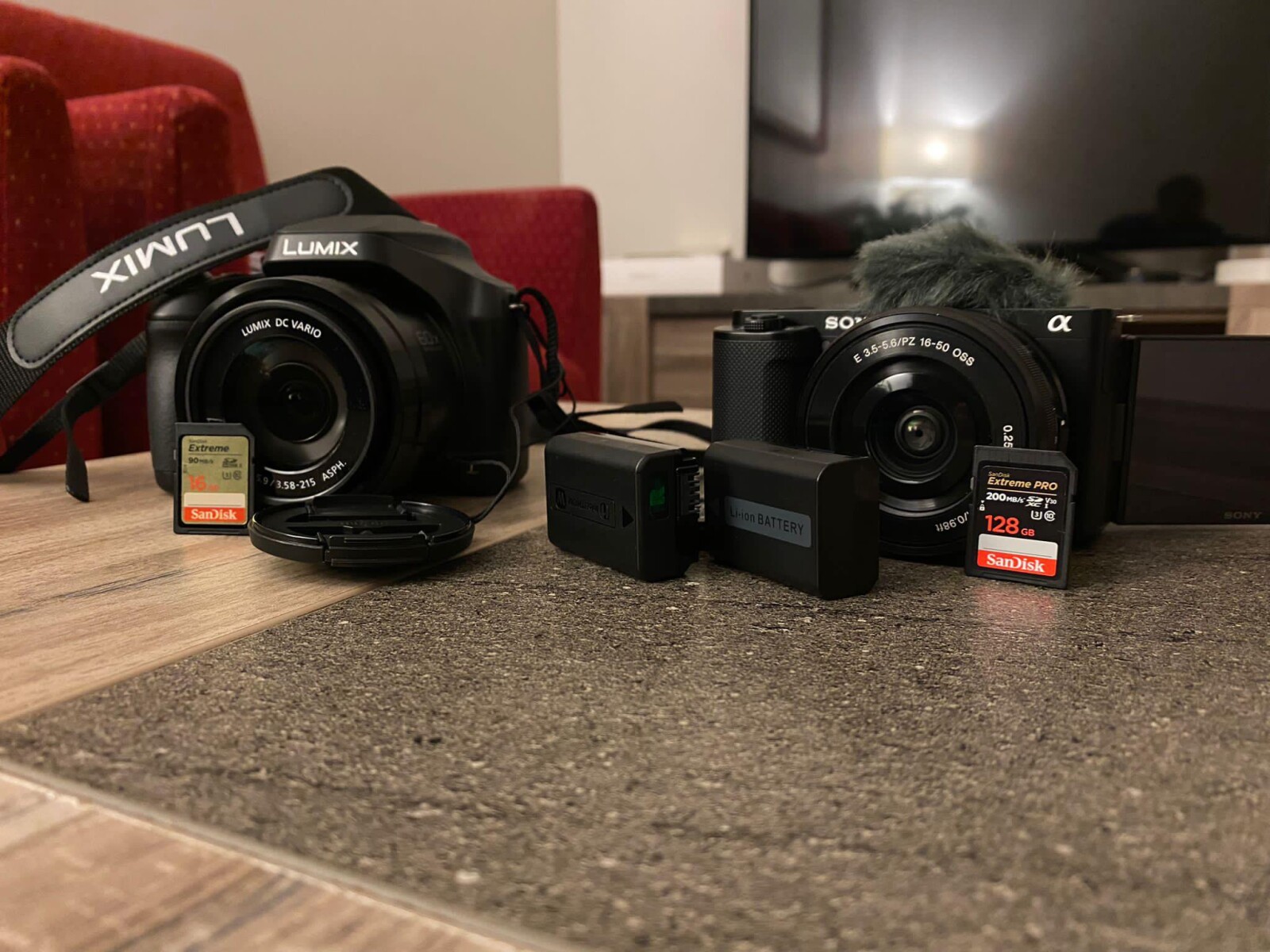 Pack Sony + Lumix + Vidéo - Photo 3 sur 5