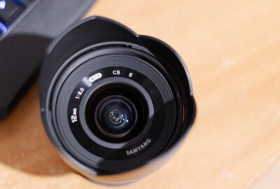 Location Samyang 12mm f/2 E-mount