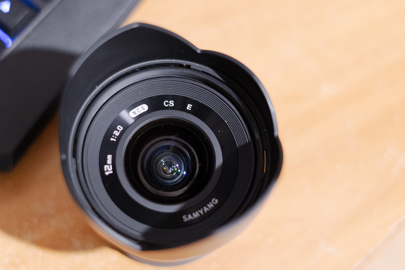 Samyang 12mm f/2 E-mount - Photo 2 sur 2