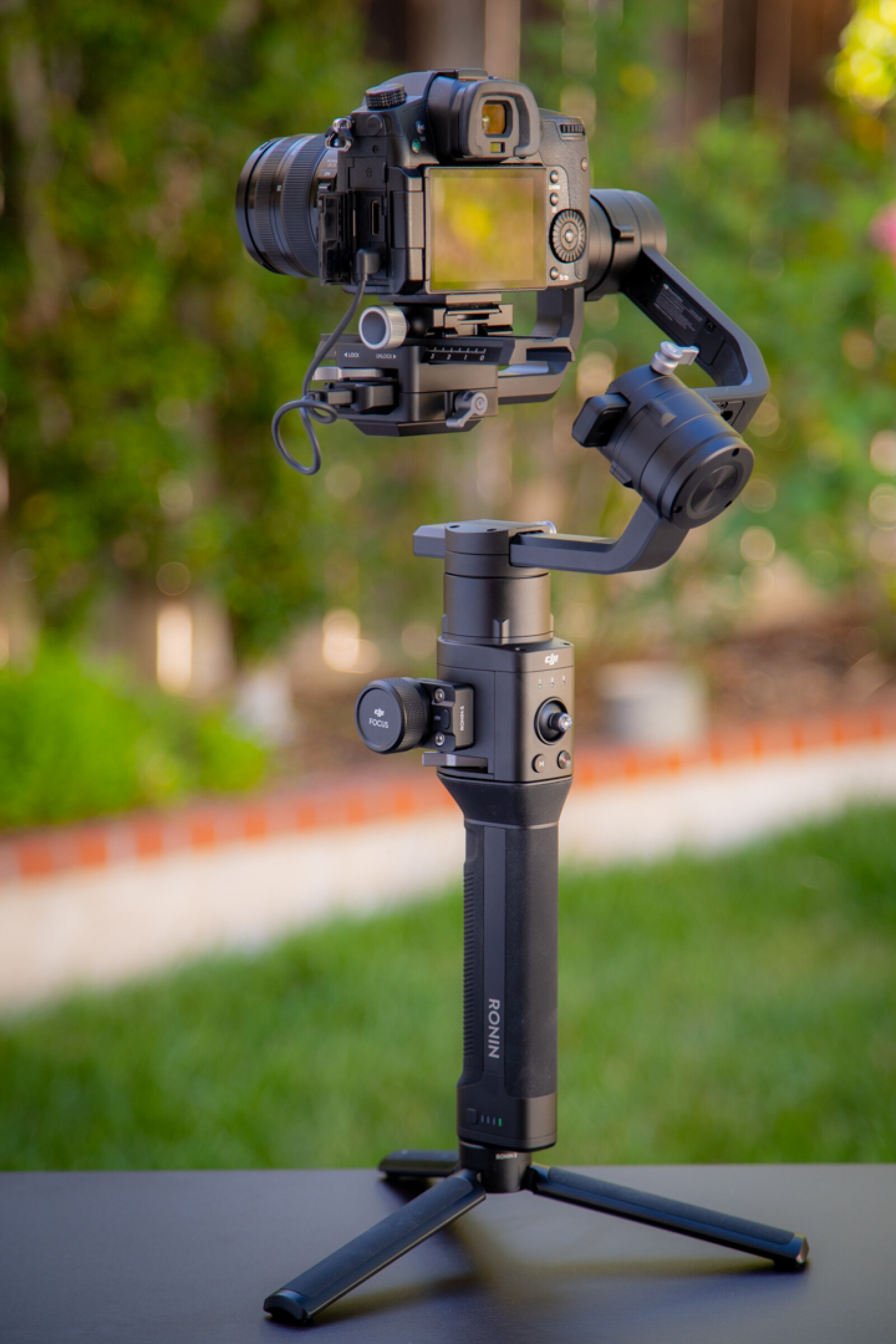 Pack Sony Alpha 7III + 3 Objectifs + Ronin S + Micro canon Sennheiser MKE600 - Photo 3 sur 8