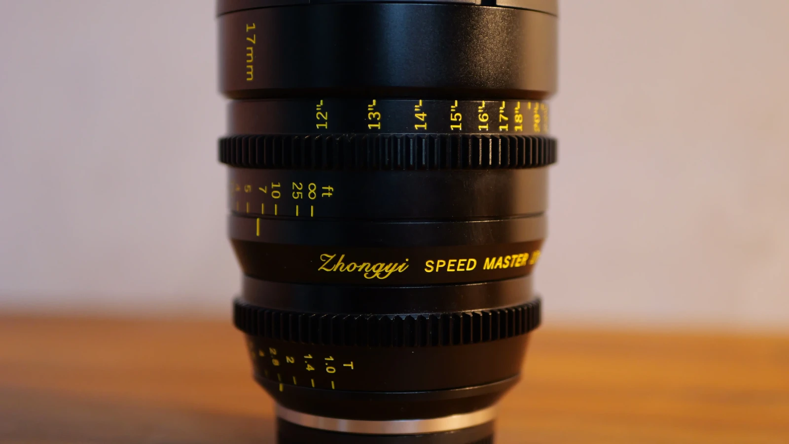 Zhongyi Mitakon Speedmaster Série de 3 objectifs MFT : 17, 25, 35mm F0.95 Micro 4/3 - Photo 2 sur 5