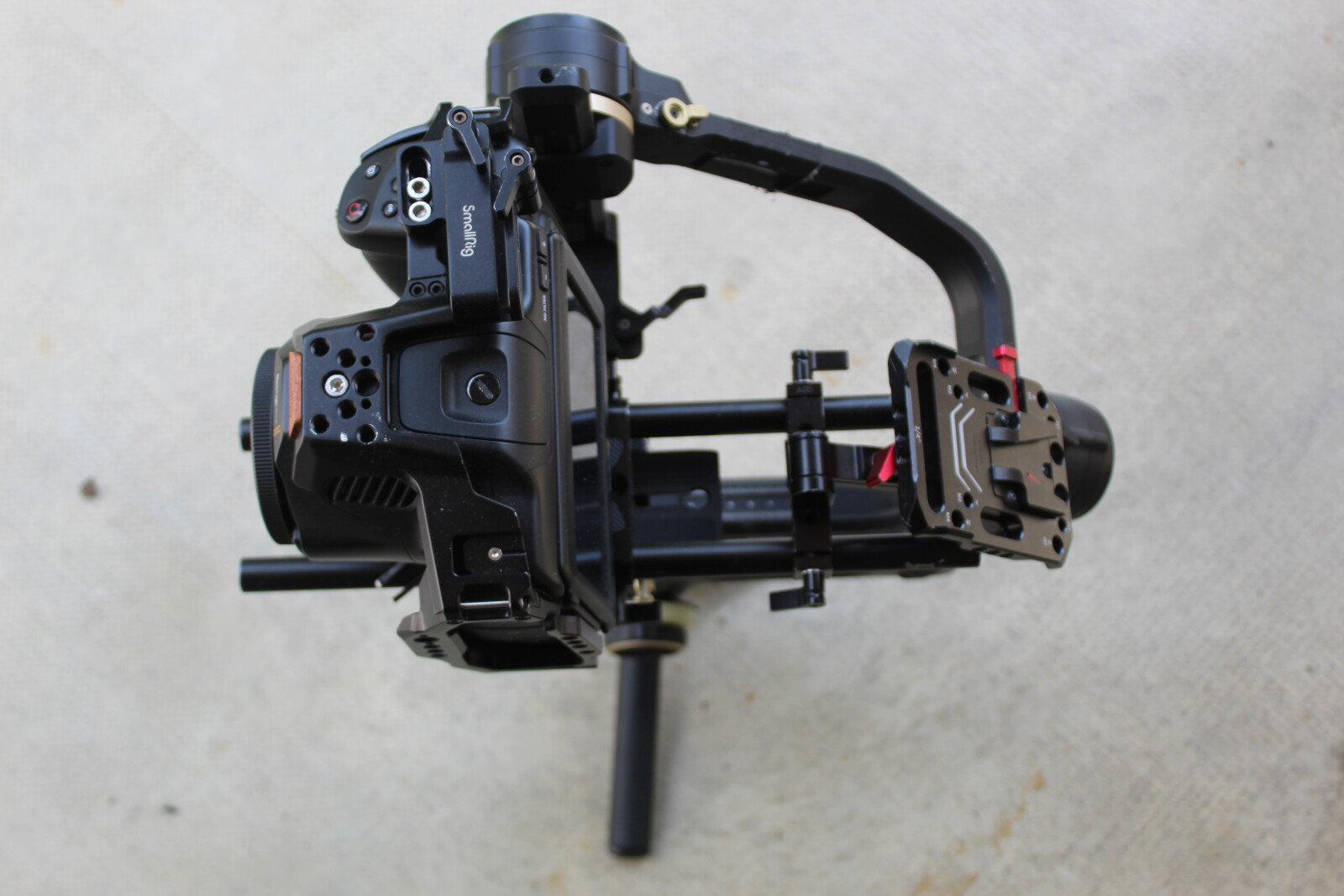 Pack BMPCC 6k Pro + Zhiyun Crane 3s Pro - Photo 1 sur 2