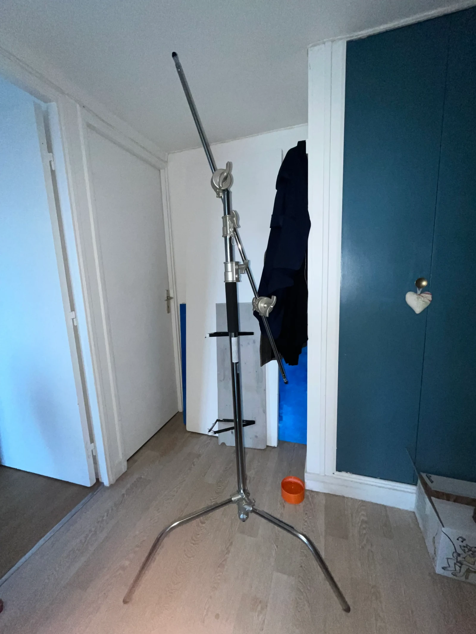 Neewer Neewer Pied C Stand Pro Robuste en Acier Inoxydable avec Bras Boom - Photo 1 sur 1