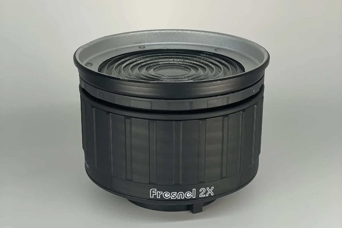 Rent Aputure Fresnel 2X - Lightyshare
