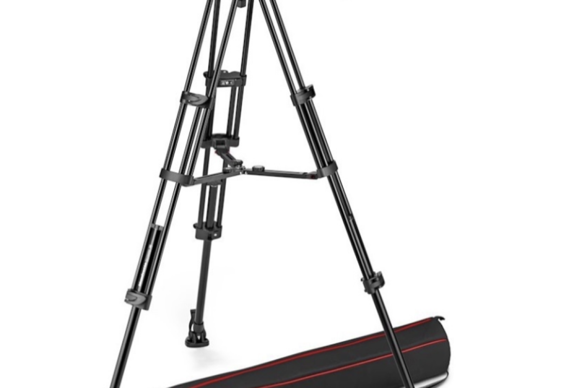 Location Manfrotto Trépied avec tête fluide Manfrotto - Lightyshare