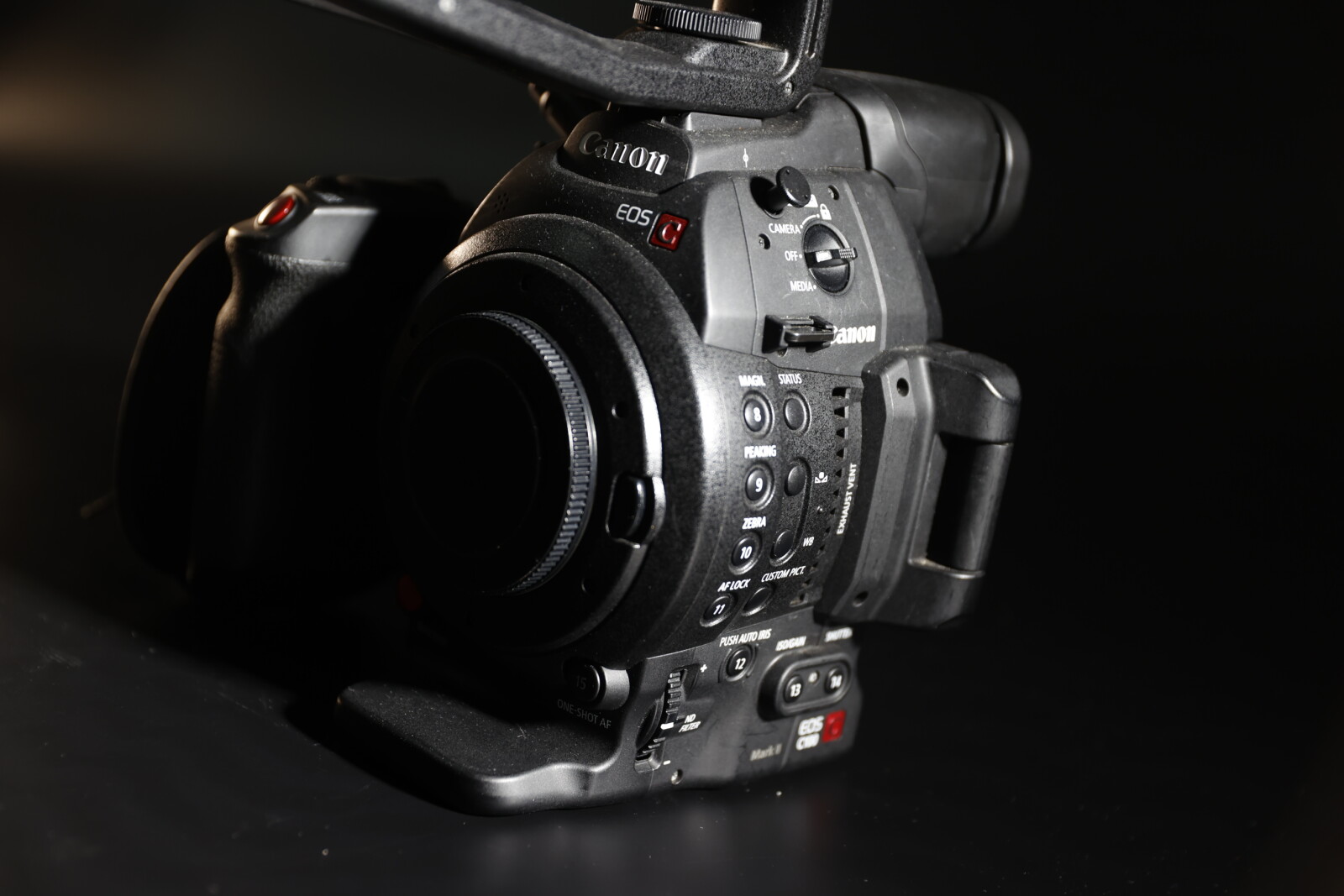 Canon EOS C100 Mark II - Photo 4 sur 4
