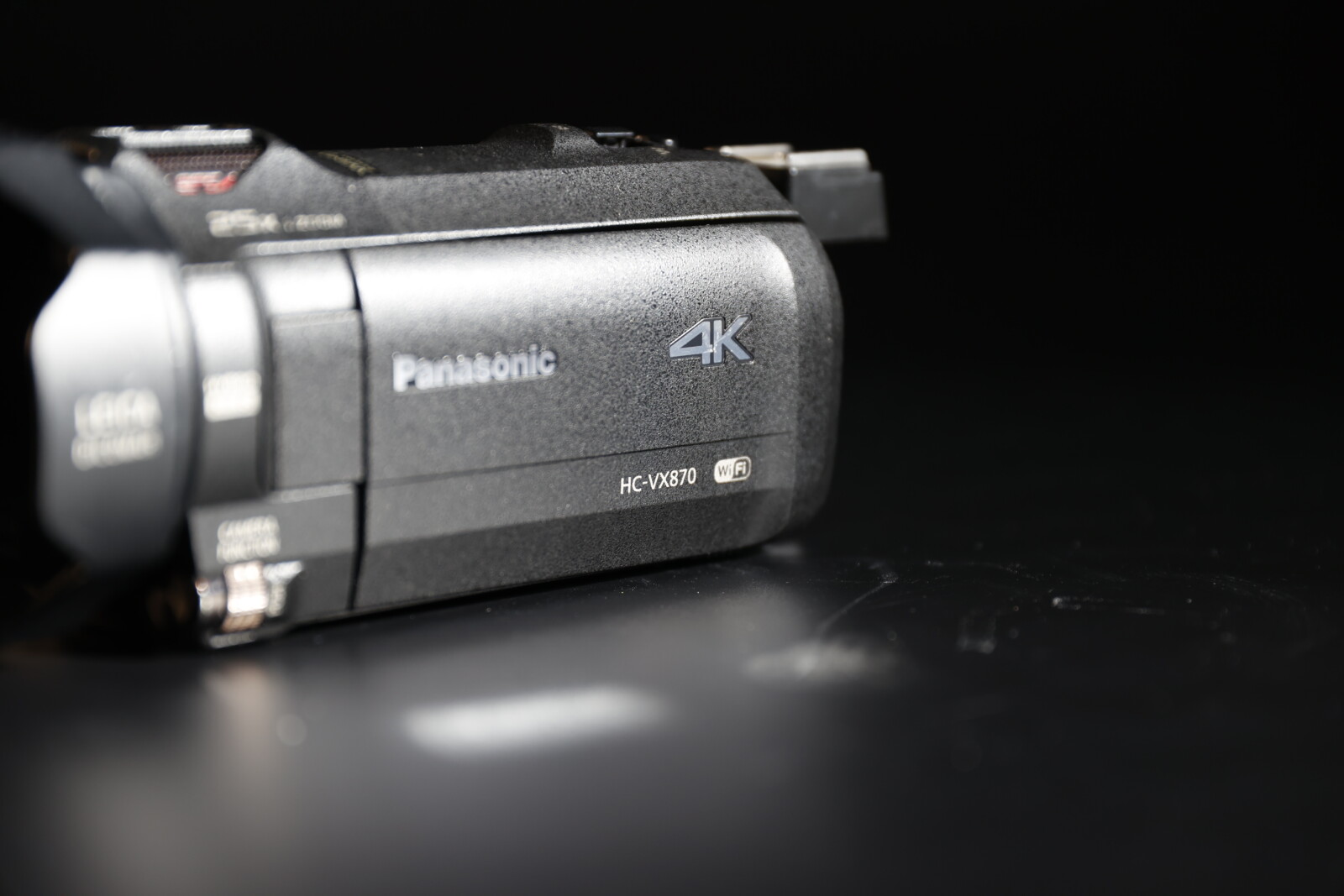 Panasonic VX870 - Photo 2 sur 3