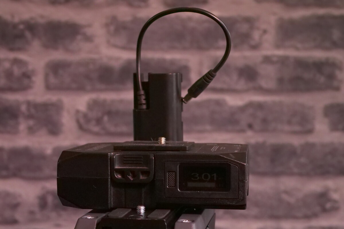 Location CoreSWX Powerbase EDGE small form cine V-Mount Battery - Lightyshare
