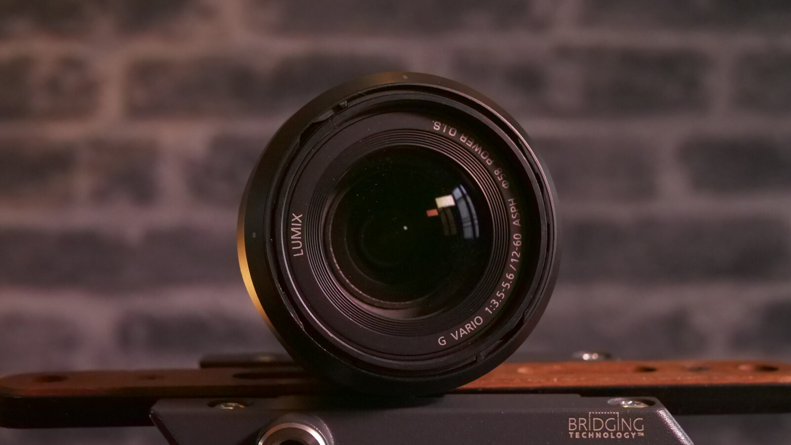 Panasonic Lumix Panasonic Lumix G Vario 12-60 mm F3,5-5,6 ASPH Power O.I.S. - Photo 2 sur 3