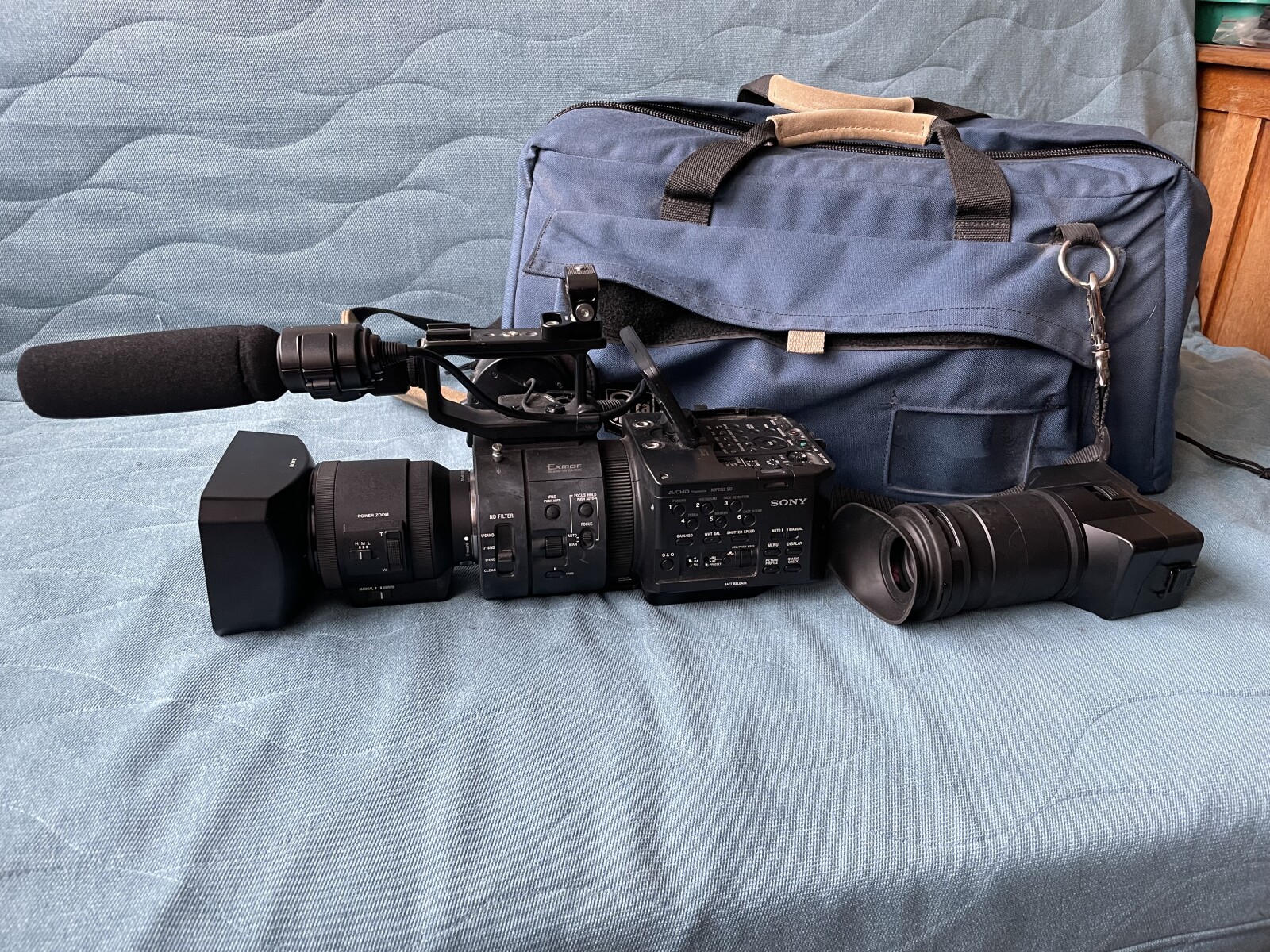 Sony NEX-FS700 - Photo 1 sur 4