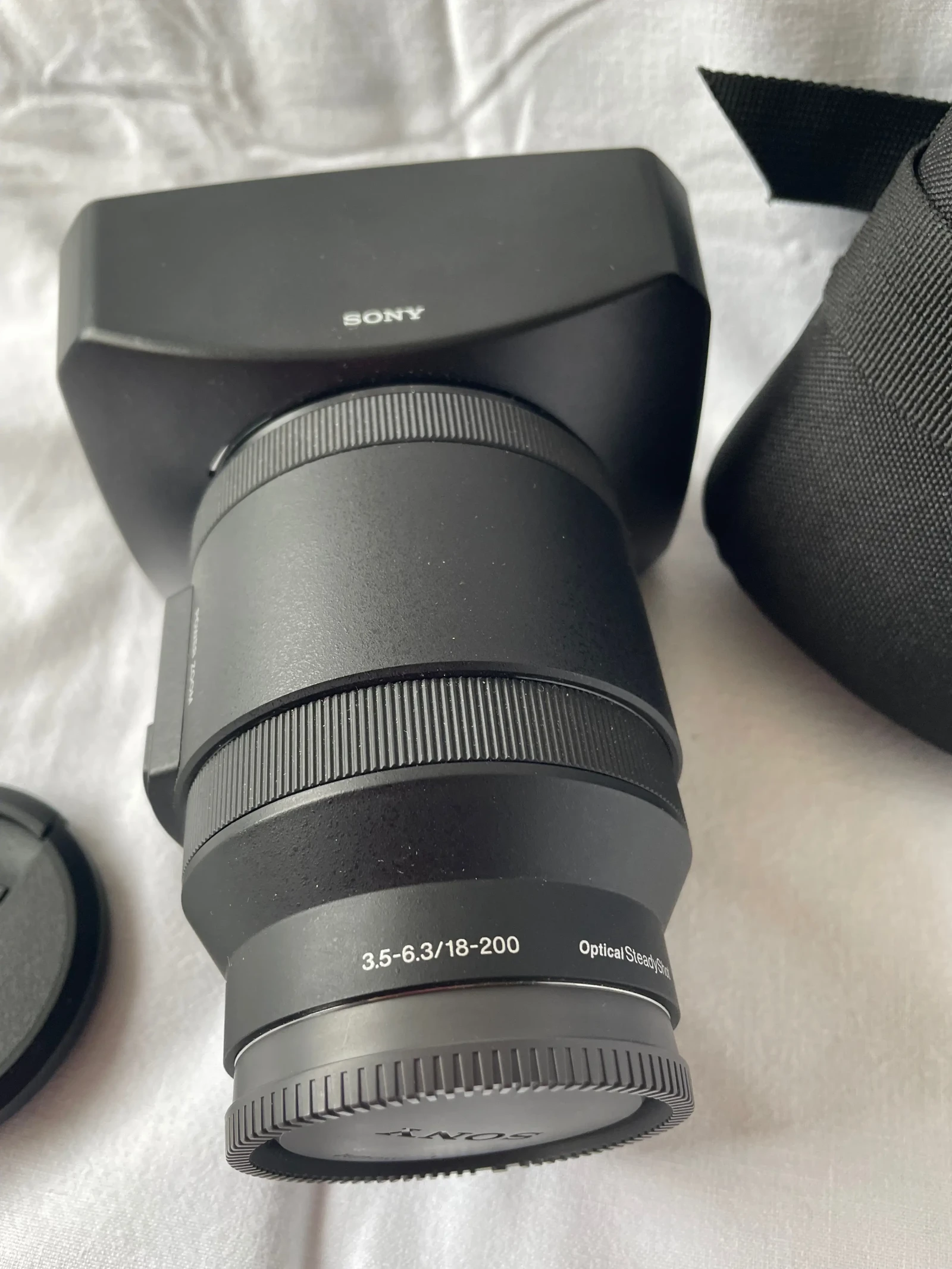 Sony Objectif SEL-18200 Monture E APS-C 18-200 mm F3.5-6.3 - Photo 3 sur 3