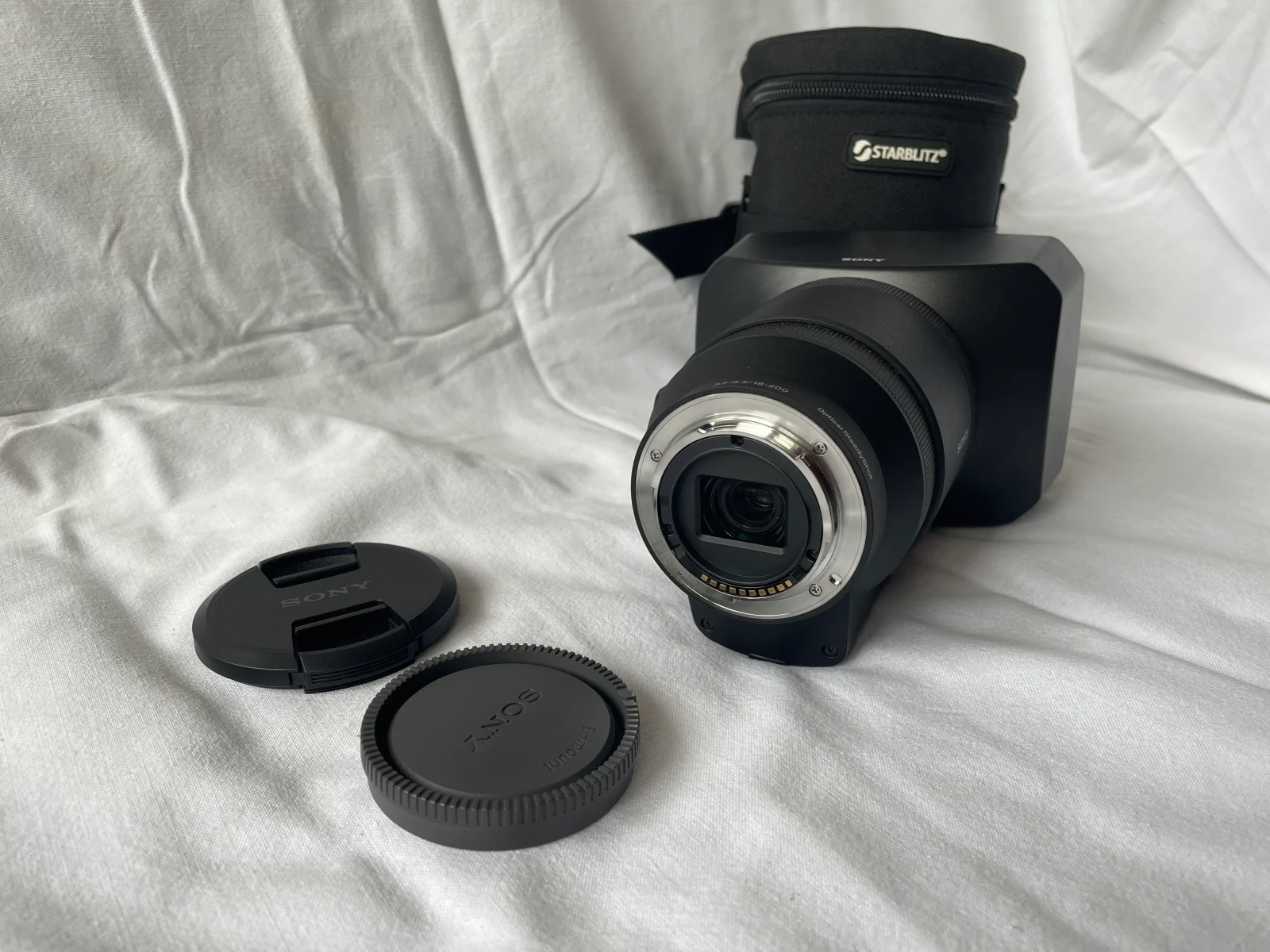 Sony Objectif SEL-18200 Monture E APS-C 18-200 mm F3.5-6.3 - Photo 2 sur 3