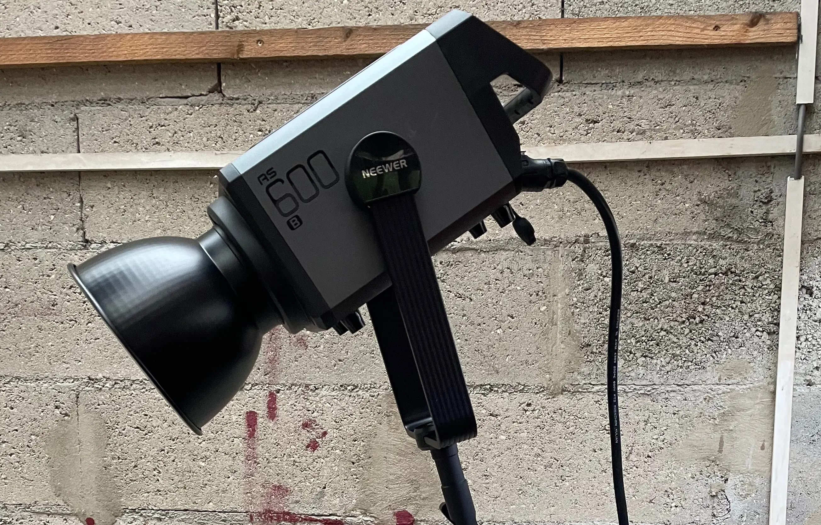Neewer Projo 600 W 2700-6500K COB AS600B Bicolor