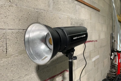 Location Neewer Projo 200 W  5600K COB SL-200W Monocolor