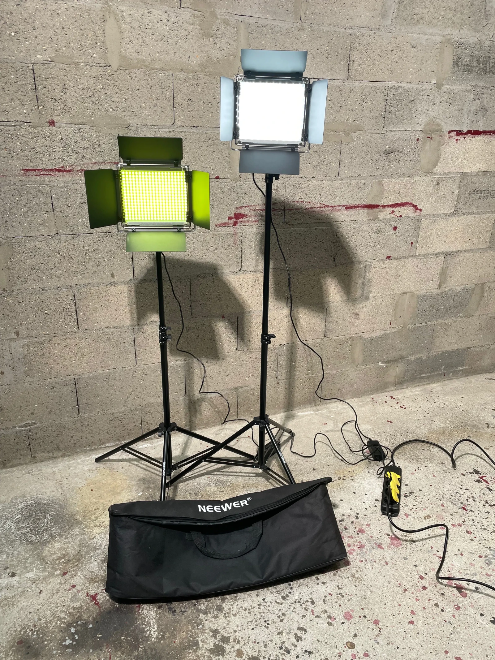 Neewer 2 panneaux LED 50W 3200-5600K 660 PRO RGB - Photo 1 sur 3
