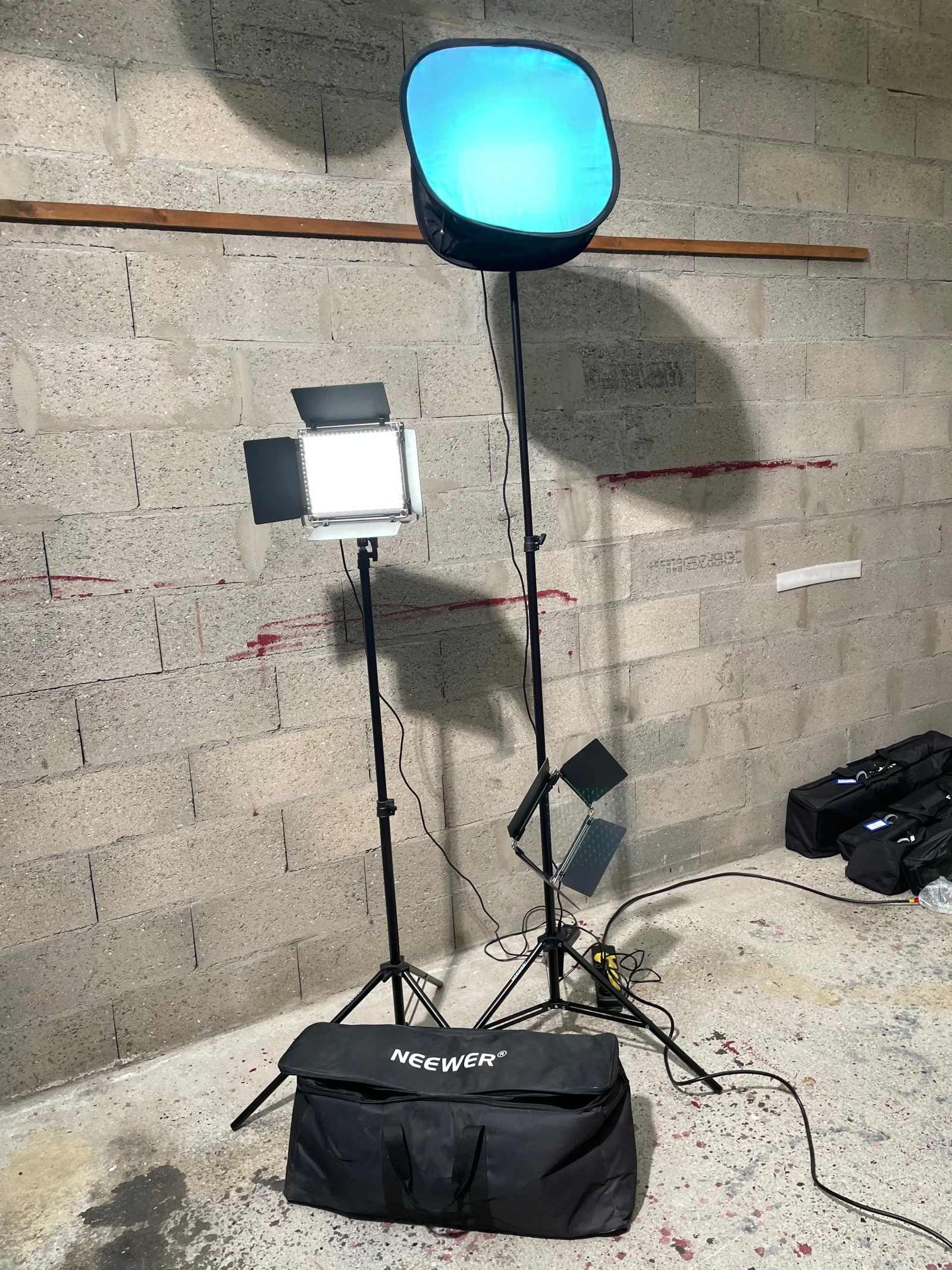 Neewer 2 panneaux LED 50W 3200-5600K 660 PRO RGB avec softbox - Photo 3 sur 3