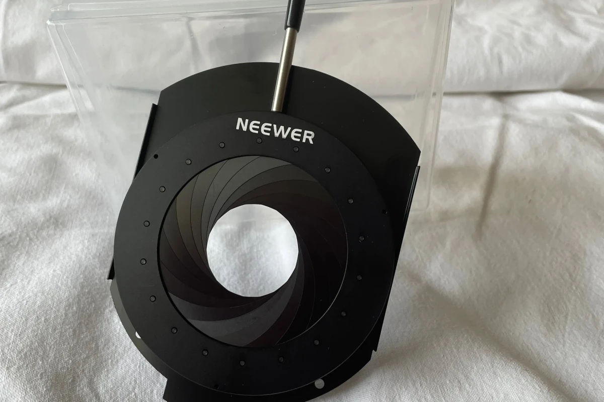 Location Neewer CSS2 Iris pour nez poursuite Neewer LS-39 - Lightyshare