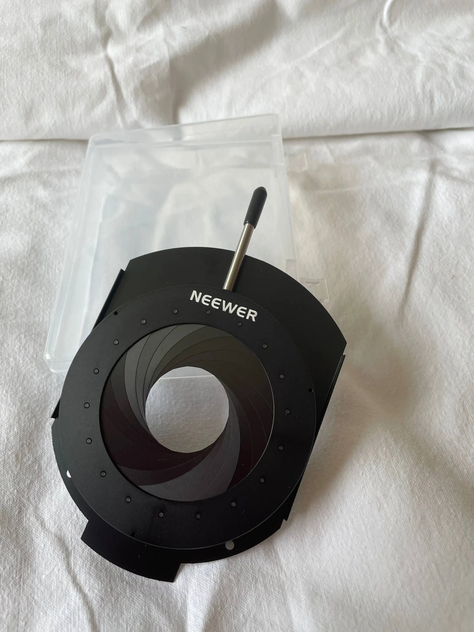Neewer CSS2 Iris pour nez poursuite Neewer LS-39 - Photo 2 sur 4