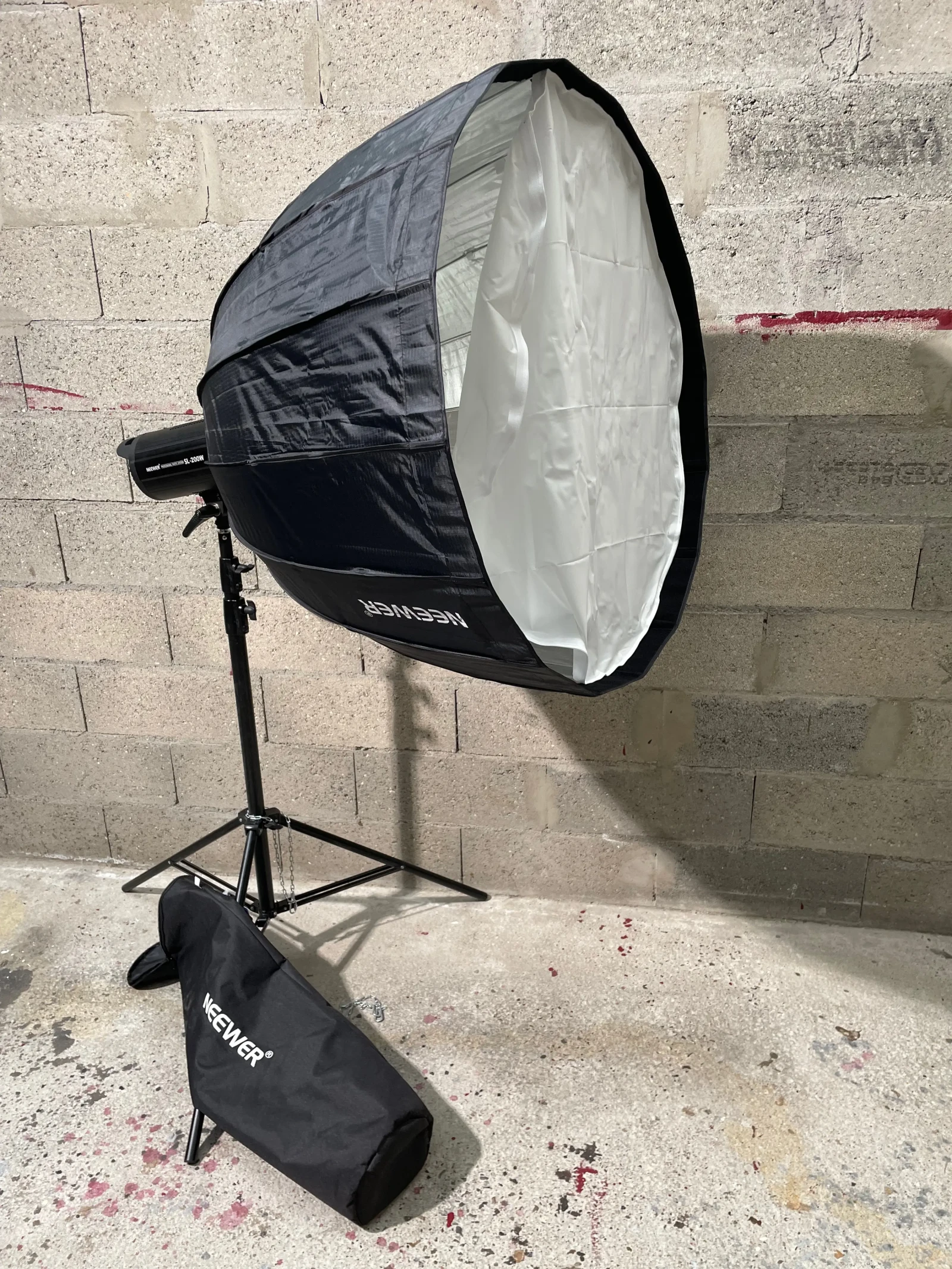 Neewer Softbox Deep Parabolic diametre 96 cm - Photo 3 sur 3