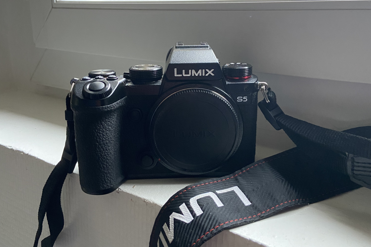 Location Pack Panasonic Lumix S5 avec deux objectifs - Lightyshare
