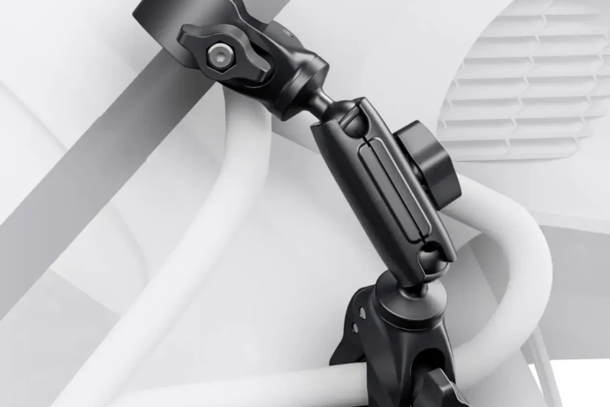 Location Insta360 Fixation double pince moto - Lightyshare