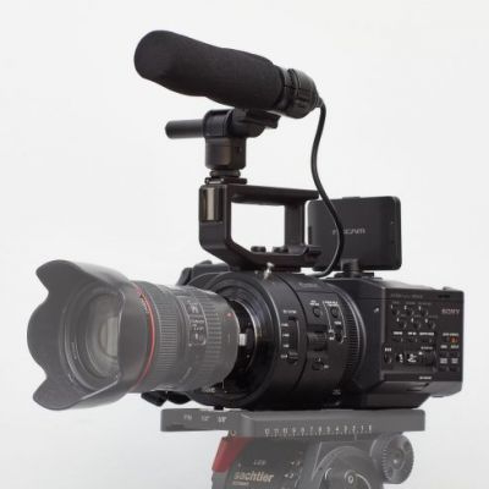 Sony NEX FS700 (Monture Canon EF) - Photo 2 sur 5