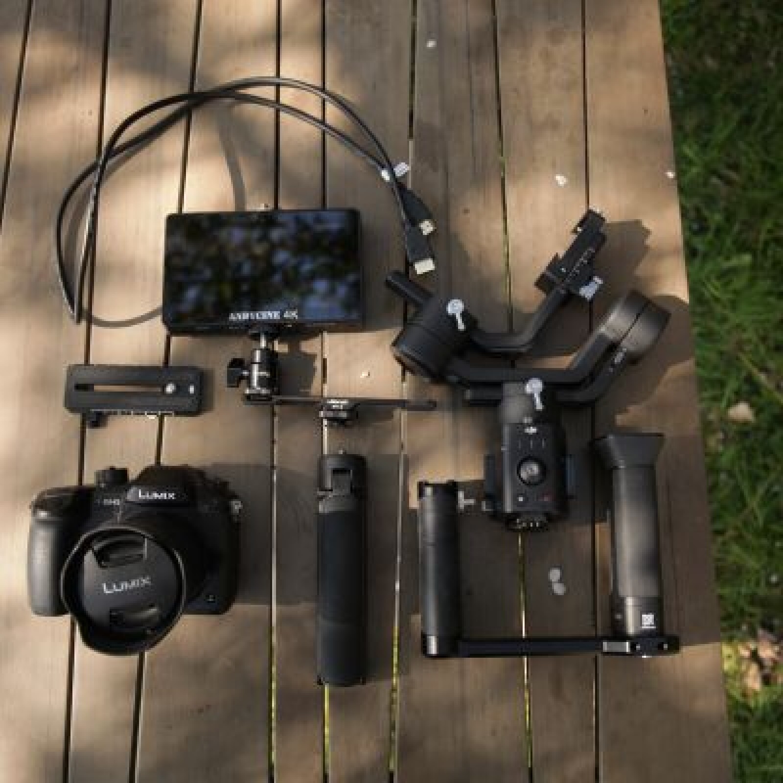 GH5 + RONIN SC + 2 BATT + 2 SD 128Go + MONITEUR 5,5 + SAC DE TRANSPORT - Photo 2 sur 4