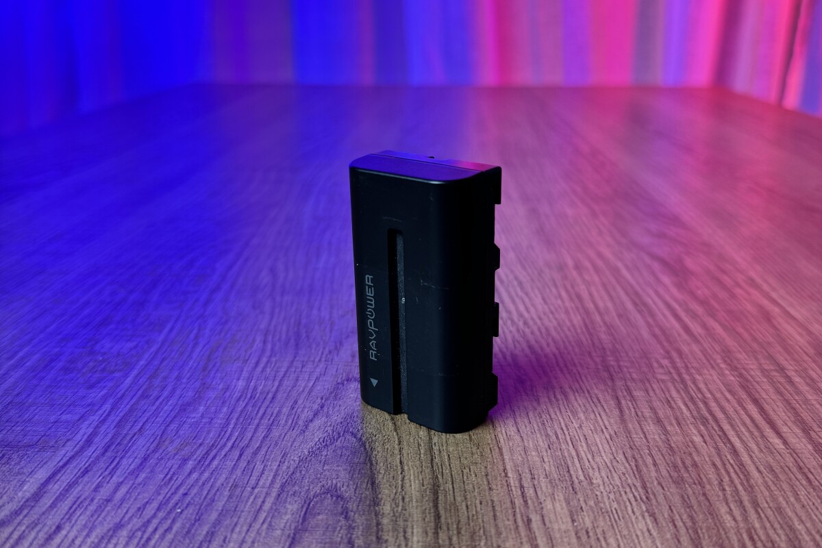 Location Enegon NP-F550 - Lightyshare