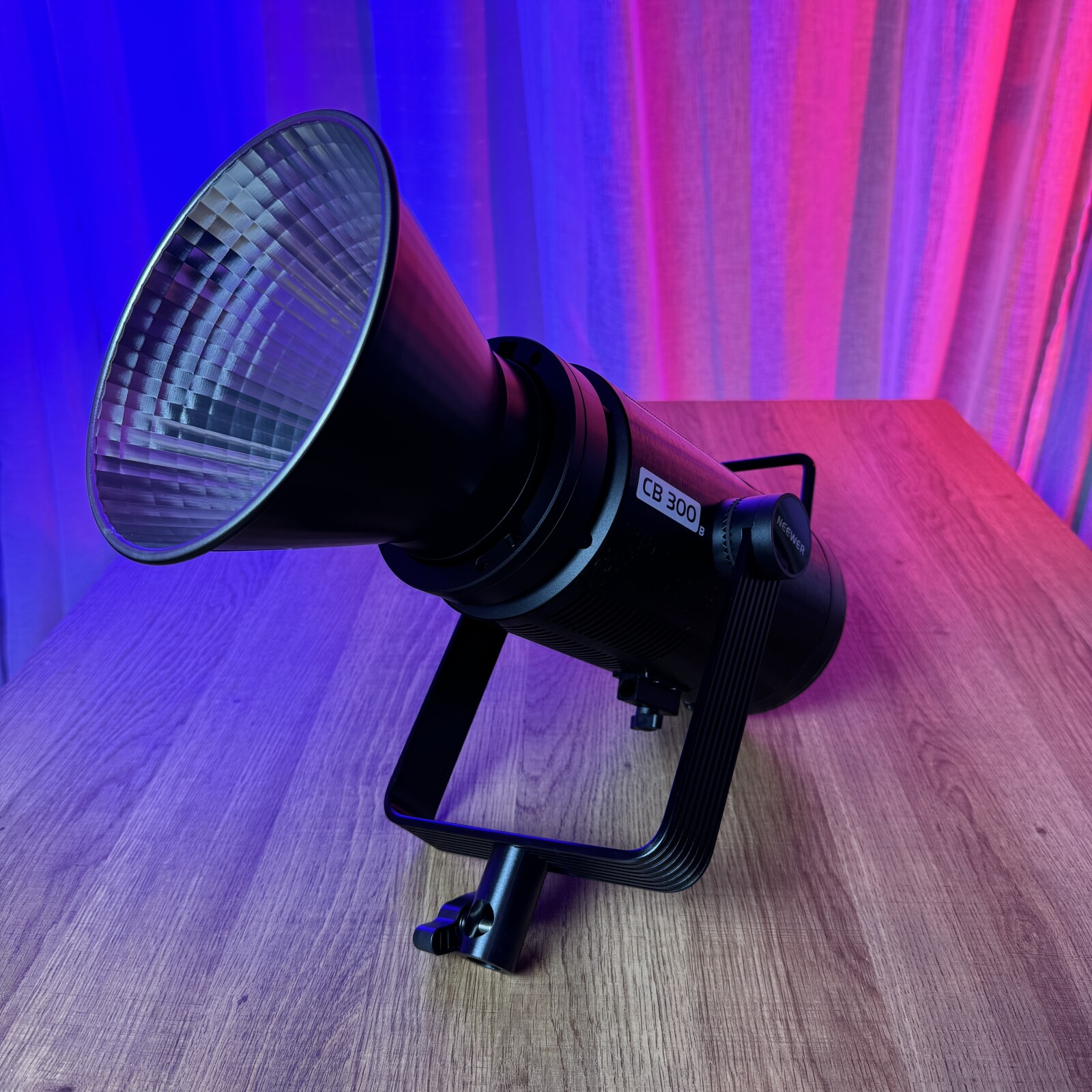 Neewer CB300B - Photo 1 sur 4