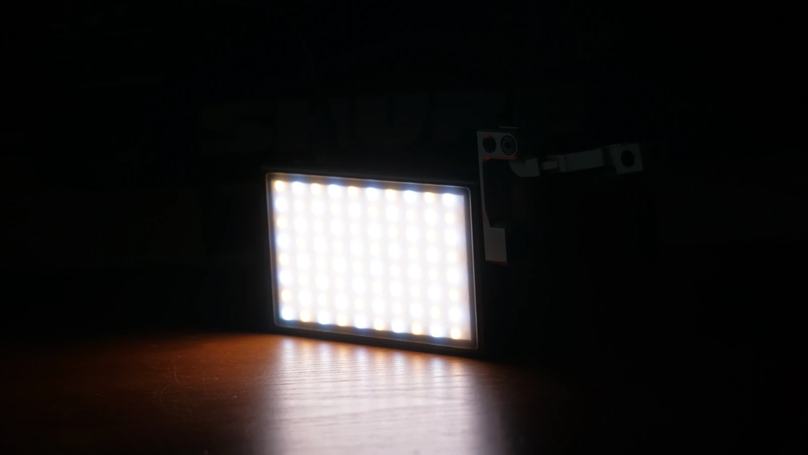P1 BOLING BL‑P1 RGB LED - Photo 2 sur 2