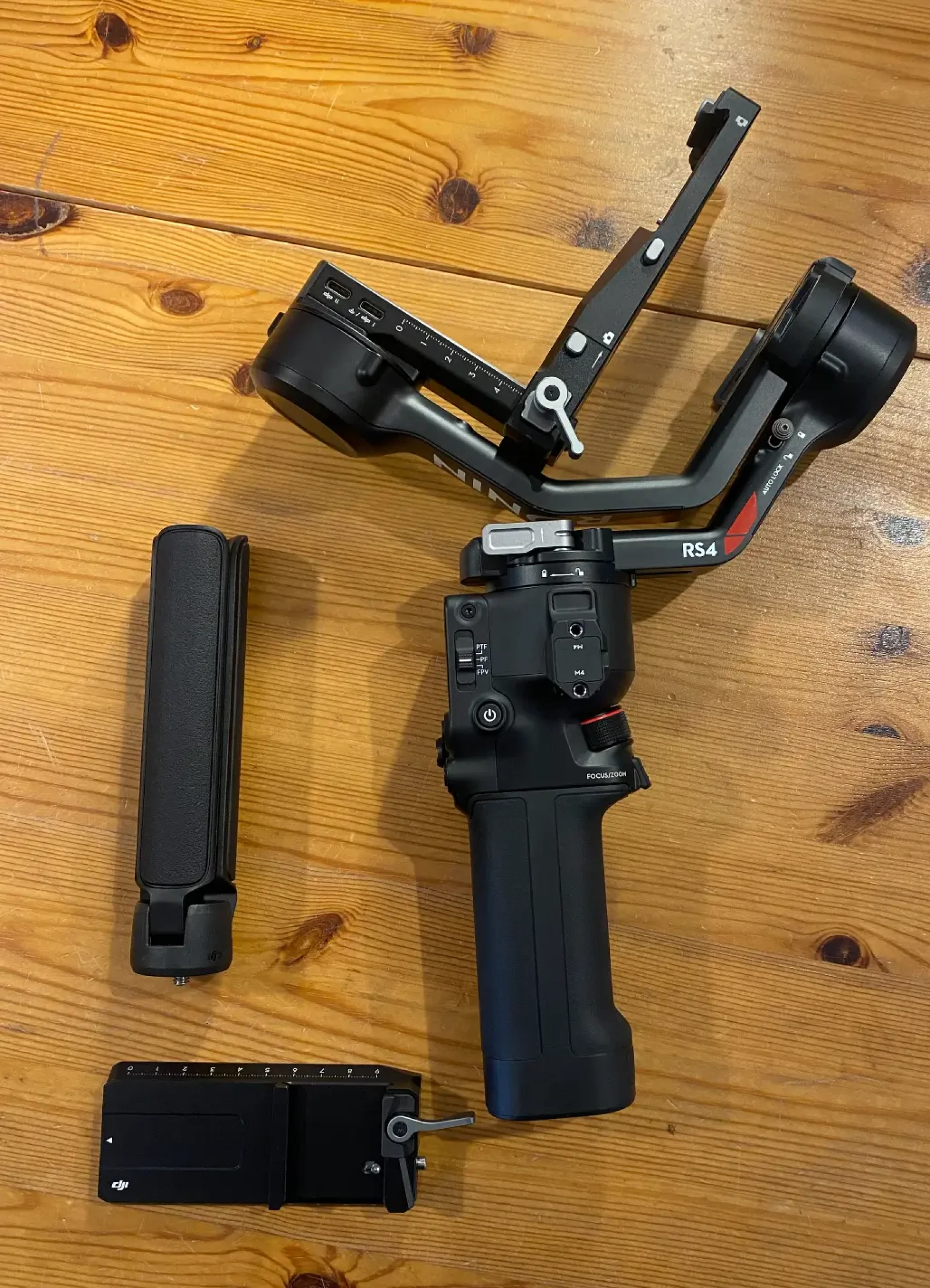 DJI RS 4 - Photo 1 sur 2
