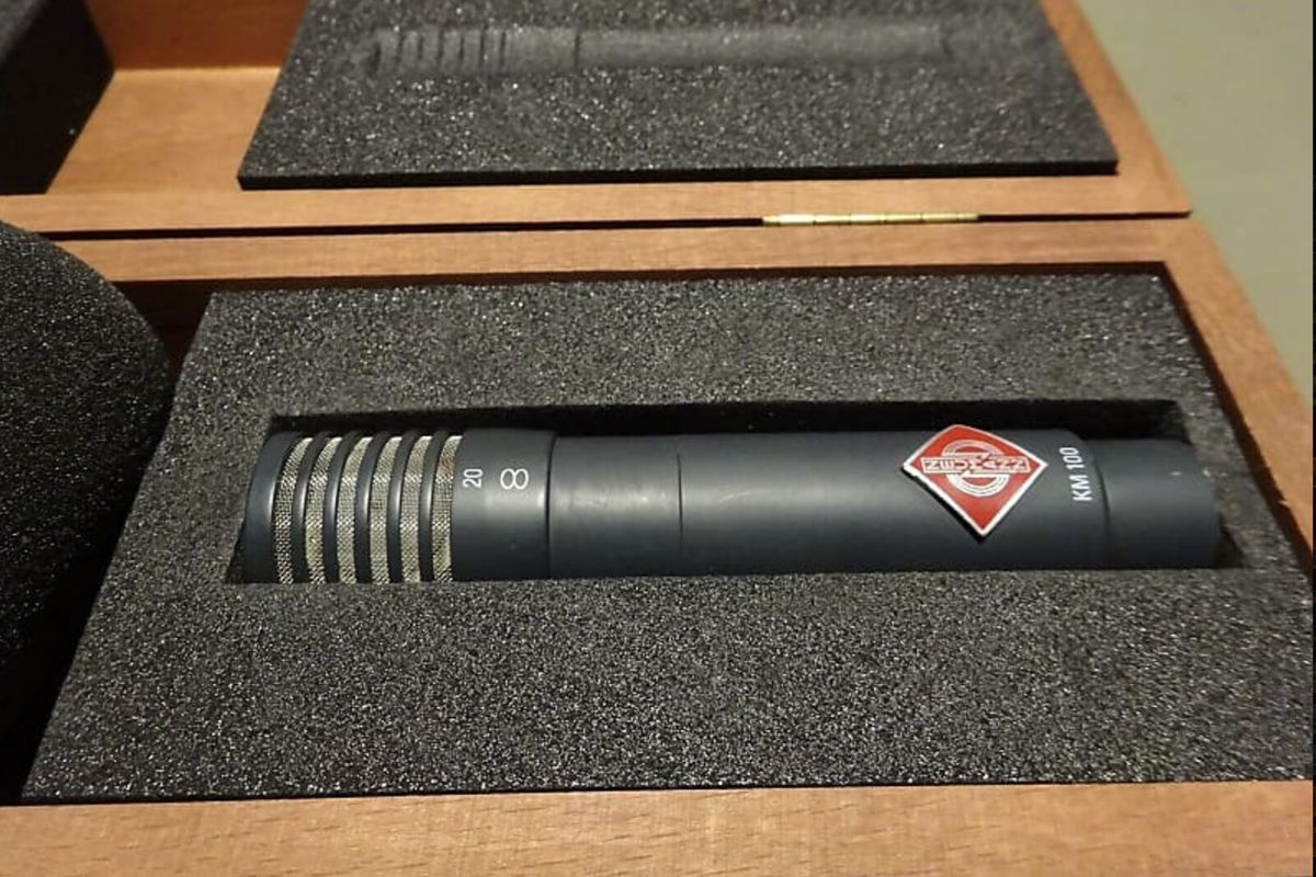 Location Neumann KM120 - Lightyshare